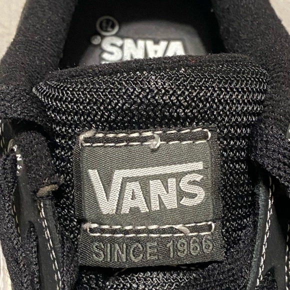 Men’s Black Vans - Picture 6 of 7
